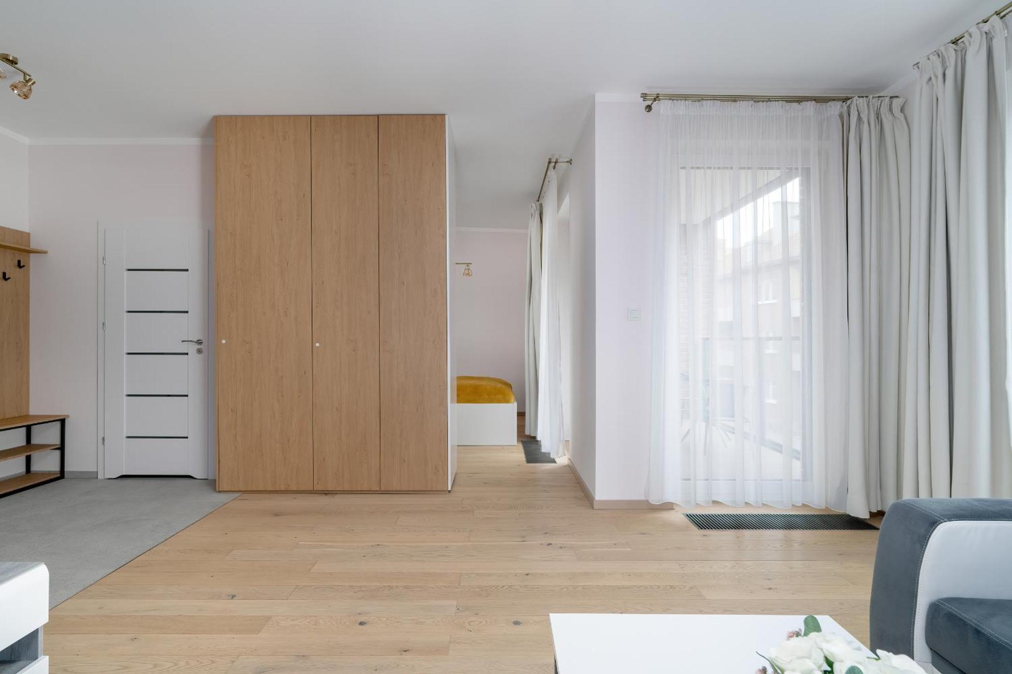 Apartment With Balcony And Free Parking In Poznan By Noclegi Renters Exteriör bild